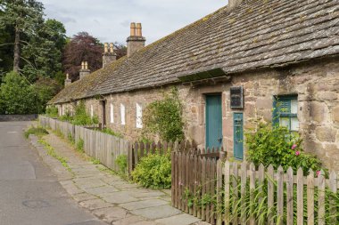 satır taş köy Glamis Angus, İskoçya'da evler inşa