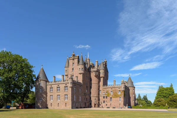 Pohled Hrad Glamis Skotsku Glamis Castle Nachází Blízkosti Vesnice Glamis — Stock fotografie