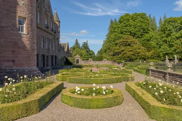 Trädgårdar Glamis Castle Skottland Glamis Castle Ligger Nära Byn Glamis — Stockfoto