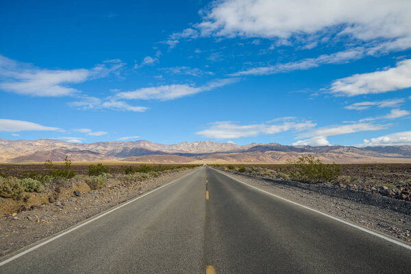 State Route 190 through Death Valley near Stovepipe Wells