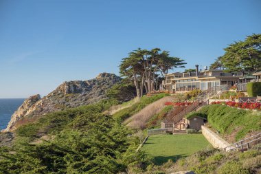 Monterey, Kaliforniya-Şubat 08, 2018: Rocky Point Restaurant on Pacific Coast Highway Big Sur.