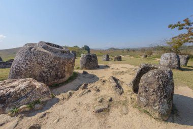 Kavanozlar Plain, Thong Hai Hin site 1, Thomson SouthEastAsia içinde Laos il Xieng khuang içinde Phonsavan kasabası yakın Thomghaihin at.