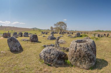 Kavanozlar Plain, Thong Hai Hin site 1, Thomson SouthEastAsia içinde Laos il Xieng khuang içinde Phonsavan kasabası yakın Thomghaihin at.