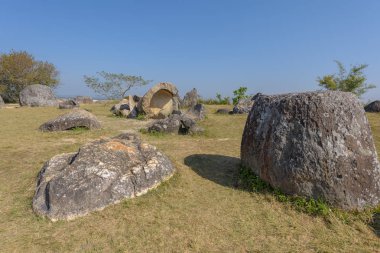 Kavanozlar Plain, Thong Hai Hin site 1, Thomson SouthEastAsia içinde Laos il Xieng khuang içinde Phonsavan kasabası yakın Thomghaihin at.