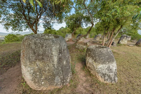 Llanura Jars Sitio Encuentra Ladera Escénica Bonito Bosque Cerca Aldea — Foto de Stock