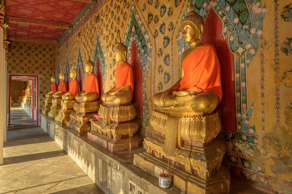 Kolostor Aranyozott Buddha Képek Wat Arun Rajwararam Thonburi Bangkok Thaiföld — Stock Fotó