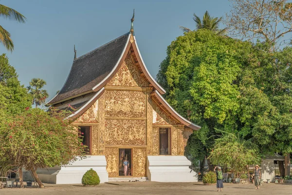 Фасад Ват Xienggthong — стокове фото