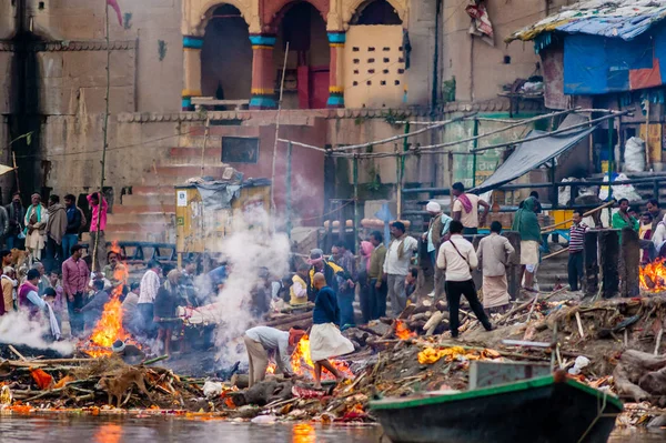 Varanasi Indien Februari 2015 Kremering Organ Vid Den Heligaste Manikarnika — Stockfoto