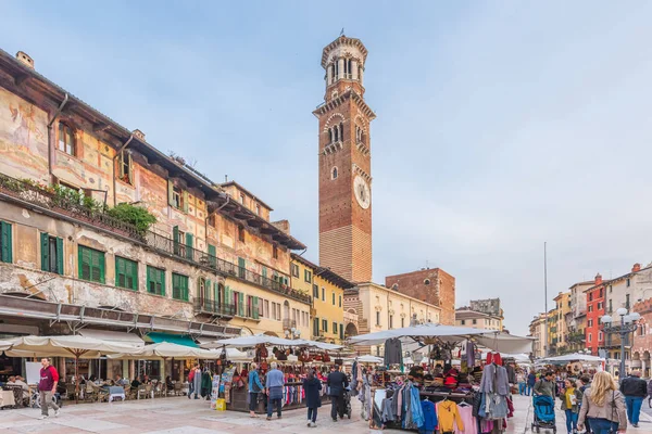 Verona Itália Outubro 2017 Piazza Erbe Coração Cidade Medieval Verona — Fotografia de Stock