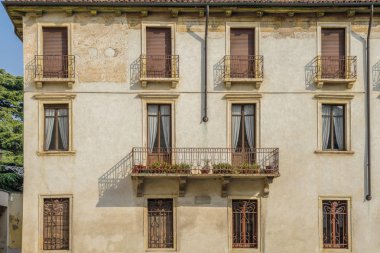 Merkezi Verona apartman bloğu Klasik İtalyan mimarisi.