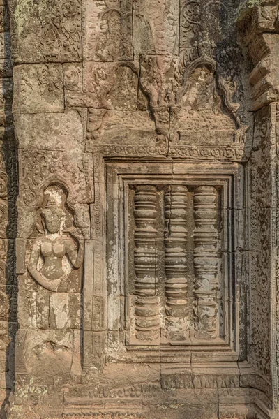 Sculpture Bas Relief Sculptures Sur Fenêtre Danseuse Temple Phrom Patrimoine — Photo