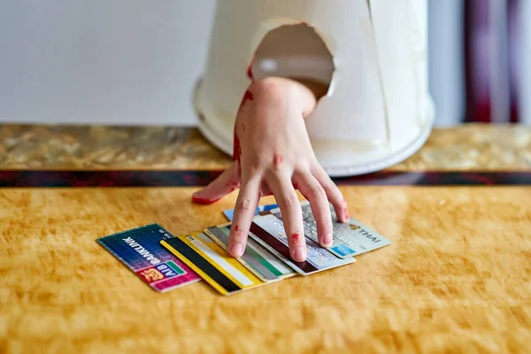 Kredi kartı çalan gizemli bir el..