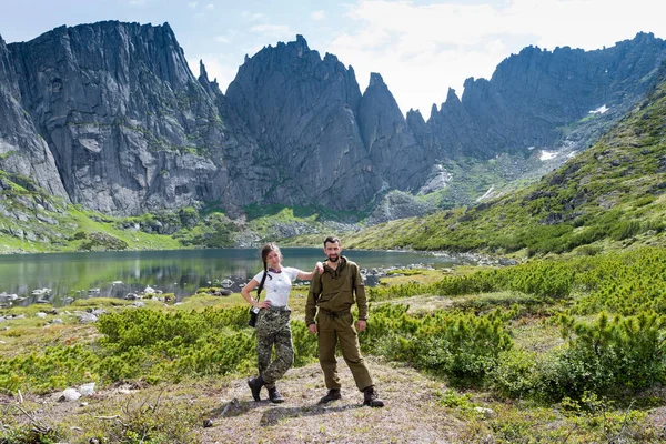 Viajeros Las Montañas Duse Alin Rusia Extremo Oriente Región Khabarovsk — Foto de Stock