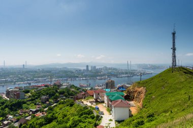 Primorsky ana şehir bölge Rossi şehir bağlantı noktası, Vladivostok. Bağlantı noktası şehir Vladivostok, tepenin üst görünümünü.