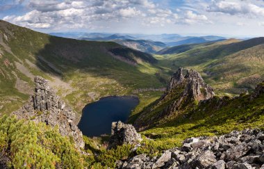 Dağda ridge Gölü küçük Suluk kabul Rusya'nın Uzakdoğu olmasıdır. Güzel küçük dağ gölü Habarovsk Suluk ve bölgedeki