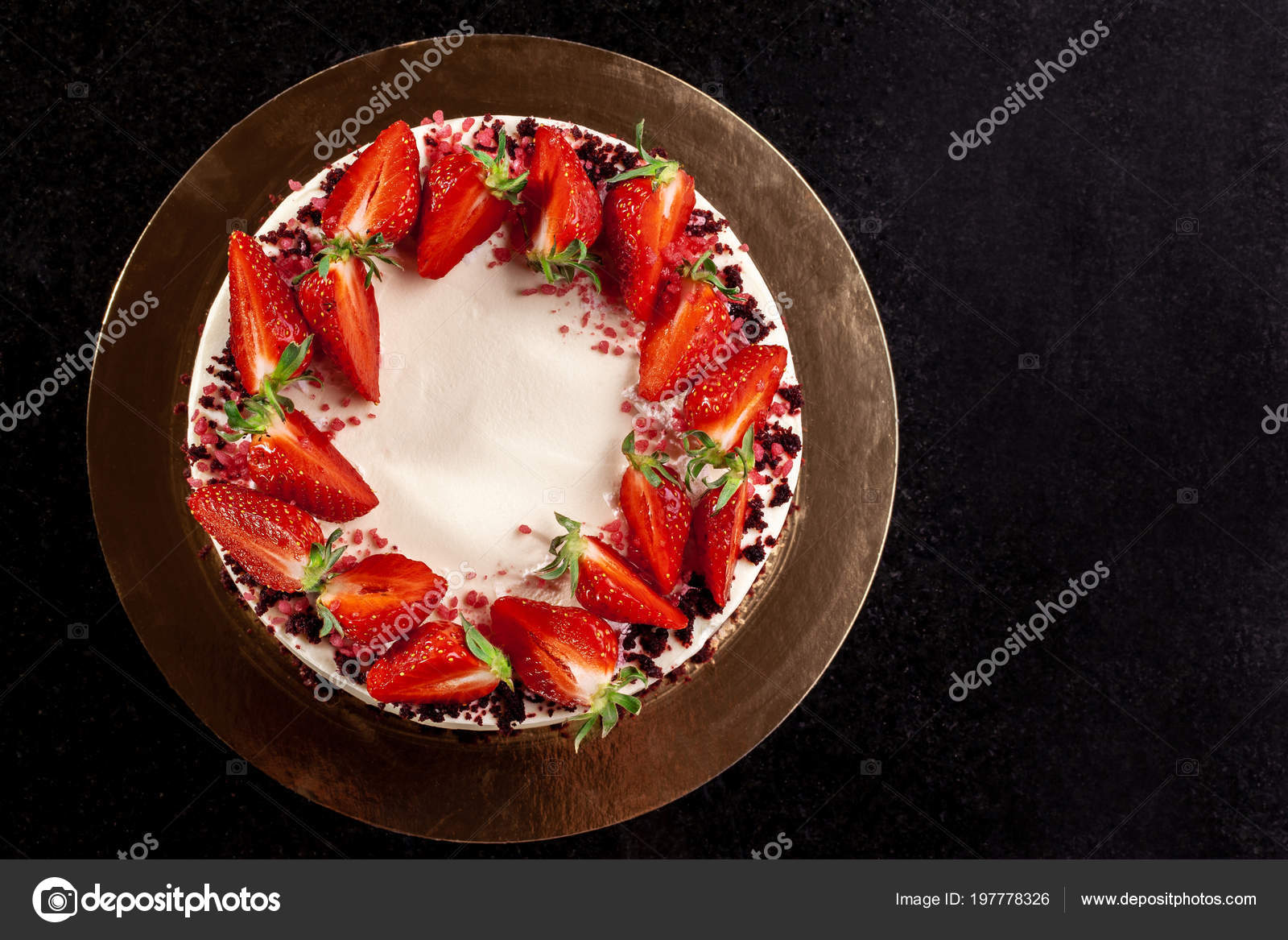 Cheesecake With Strawberries Cake Decorated With Strawberries
