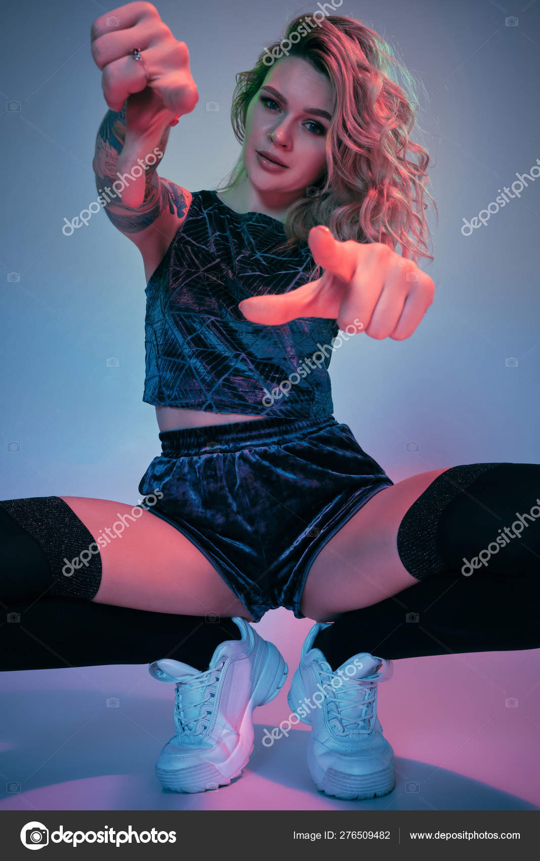 booty shorts squat
