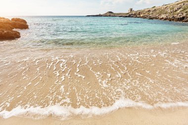 Nefes kesen doğal manzaralar ve Puglia, İtalya'nın deniz kenarı.