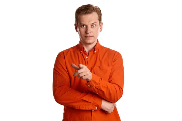 Retrato Close Jovem Companheiro Gengibre Bem Parecido Uma Camisa Laranja — Fotografia de Stock