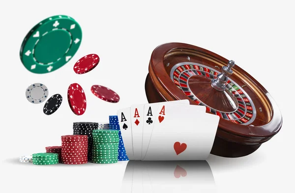 Close-up foto van vier azen voor een bruine roulette en kleurrijke chips in stapels die uit elkaar vliegen, geïsoleerd op witte achtergrond. Gokken entertainment. — Stockfoto