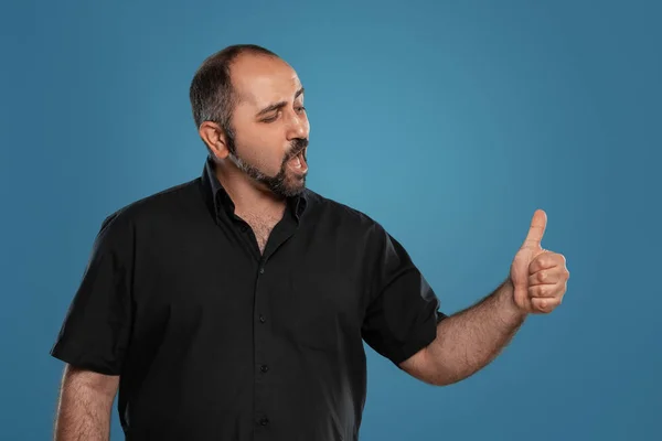 Close Portrait Brunet Handsome Mature Guy Beard Dressed Black Shirt — Stock Photo, Image