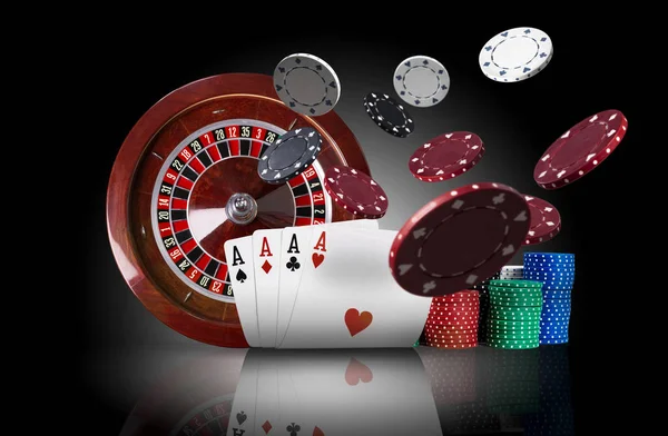 Vier Asse stehen auf Spiegelfläche mit Hintergrundbeleuchtung vor braunem Roulette und bunten Chips in Stapeln, von denen einige auseinanderfliegen. Nahaufnahme. — Stockfoto