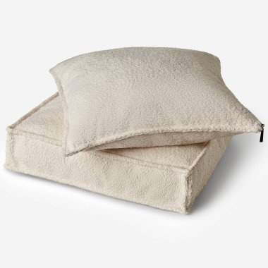 Yumuşak, yumuşak kare ve dikdörtgen yastıklar rahatlık ve rahatlık sağlar.