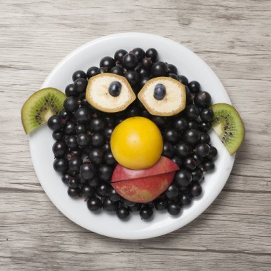 Frenk üzümü plaka ve resepsiyon ile derlenen yüz