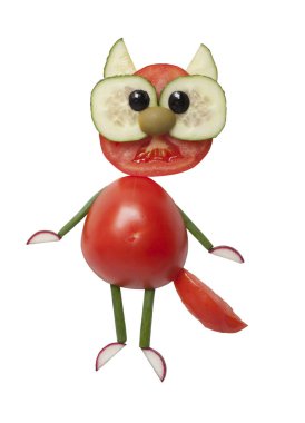 Komik kedi yapılmış domates ve salatalık