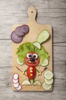 Salatalık, salata ve domates gemide derlenmiş Cook