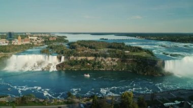 Güzel Niagara Falls, kamera görünümünü sorunsuz iner