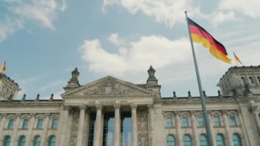 Bundestag ünlü bina Berlin sembollerin biridir