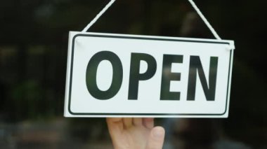 Yazıt açık işaretiyle kapalı konumda dönüyor. Çalışma gününün sonunda