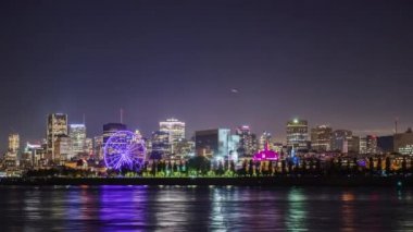 Gece şehir Montreal Kanada Quebec eyaletinde bir bakış. Timelapse atış