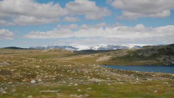 Paisaje del parque nacional Hardangervidda en Noruega. Noruegas naturaleza dura — Vídeo de stock