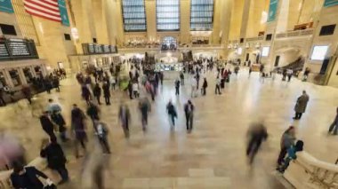 New-York, Usa, Ekim 2018: Wide shot bir kalabalığın yolcu New York'ta ünlü Central Station Terminal hızlı bir şekilde hareket