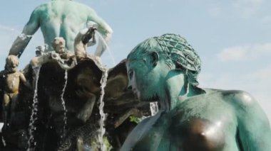 Berlin'de Neptün Çeşmesi detay