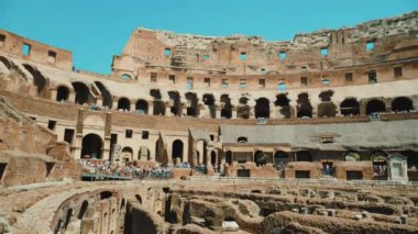 Roma, İtalya - Haziran, 2017: Roma'daki ünlü Kolezyum Harabeleri