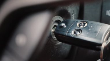 Araba Binek araba başlatmak, el kontak anahtarı ekler