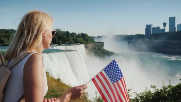 Rio Niagara e as poderosas Cataratas do Niágara. Natureza e pontos turísticos da América — Vídeo de Stock