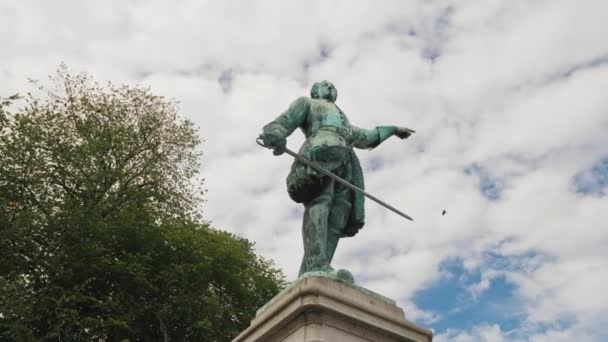 Statue des schwedischen Königs Karl XII. 1697-1718 in Stockholm — Stockvideo