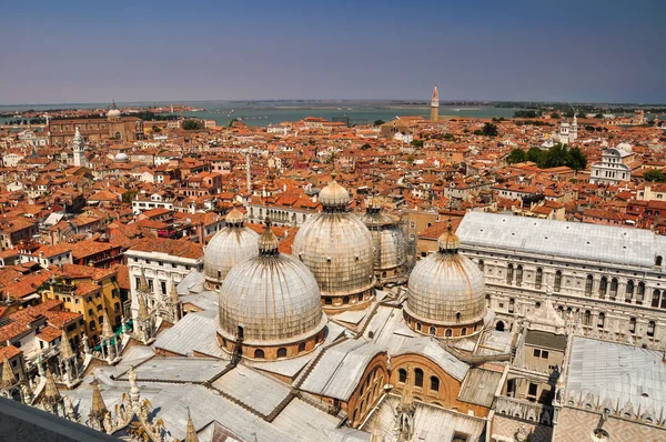 Вид Высоты Моря Окрестностей Крыш Города Венеция Италия — стоковое фото