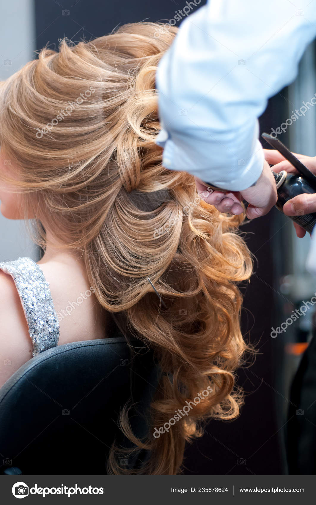 Process Evening Creating Hairstyles Girl Long Blond Hair Master Hairdresser  – Stock Editorial Photo © oksy001 #235878624