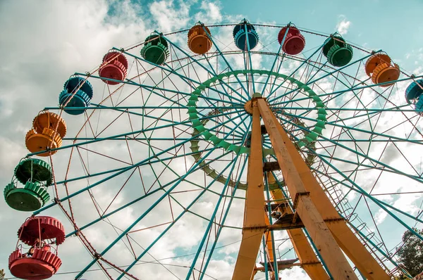 Ferris wheel on blue sky background — Stock Photo, Image