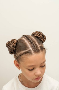 Güzel saç bir kız üzerinde difan 