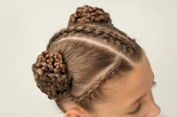 Güzel saç bir kız üzerinde difan 