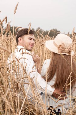 Buğday Tarlasında Aşk Hikayesi