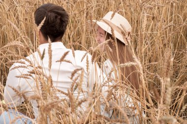 Buğday Tarlasında Aşk Hikayesi