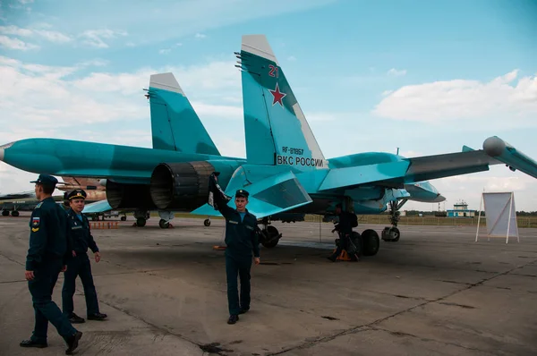 Russische blauwe militaire vliegtuigen — Stockfoto