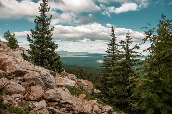 Beautiful Landscape Mountain Range Blue Sky White Clouds Forest Meadows — Stock Photo, Image